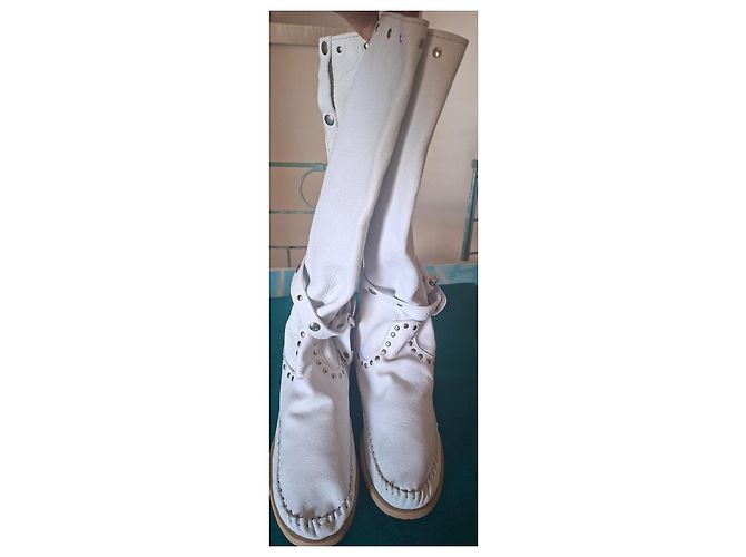 Autre Marque Botas de cuero blancas tachonadas - vista 5