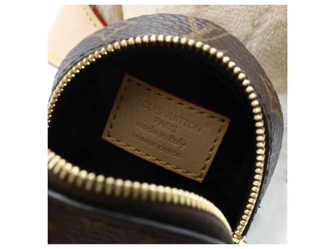 Charm per borsa Louis Vuitton Vivienne Hug Backpack - vista 8