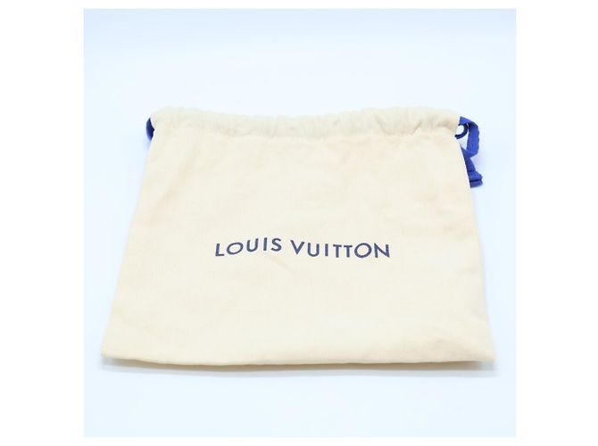 Charm per borsa Louis Vuitton Vivienne Hug Backpack - vista 9