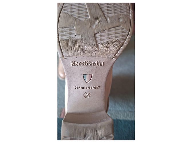 Autre Marque Nero Giardini Botas Altas de Cuero Beige con Tachuelas - vista 4