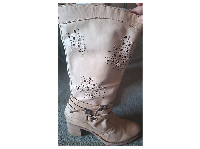 Autre Marque Nero Giardini Botas Altas de Cuero Beige con Tachuelas - vista 6