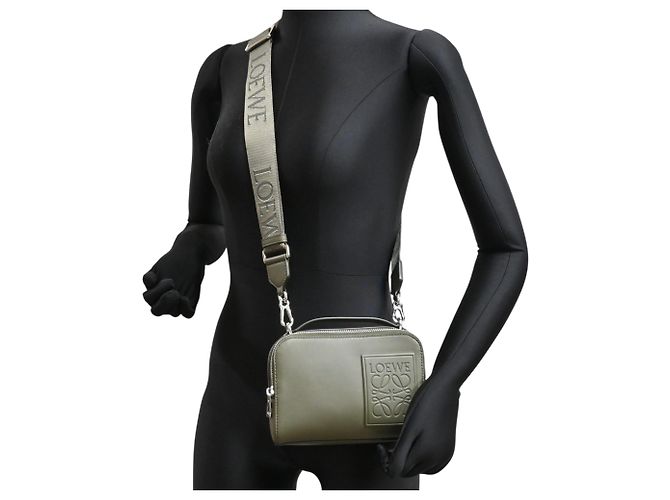 Loewe Mini Crossbody Camera Bag - vista 9