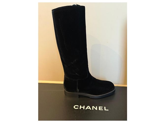 Botas altas Chanel en terciopelo negro - vista 2