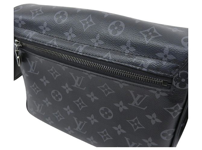Louis Vuitton Monogram Eclipse District PM NV3 M46255 Borsa a tracolla - vista 5