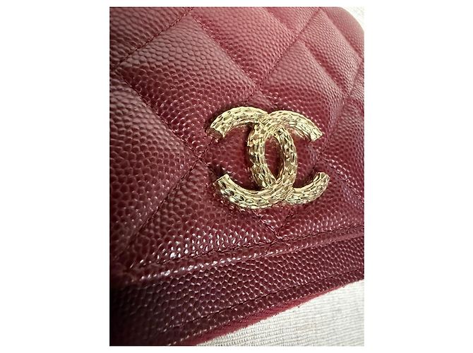 Chanel Monedero acolchado CC en piel caviar burdeos - vista 3