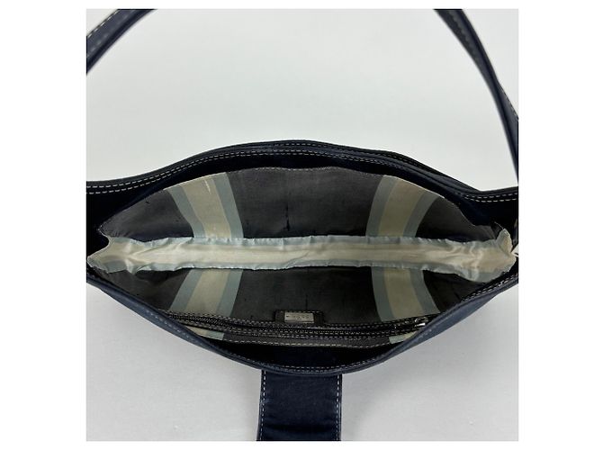 Fendi Schultertasche aus Navy-Canvas - Ansicht 10