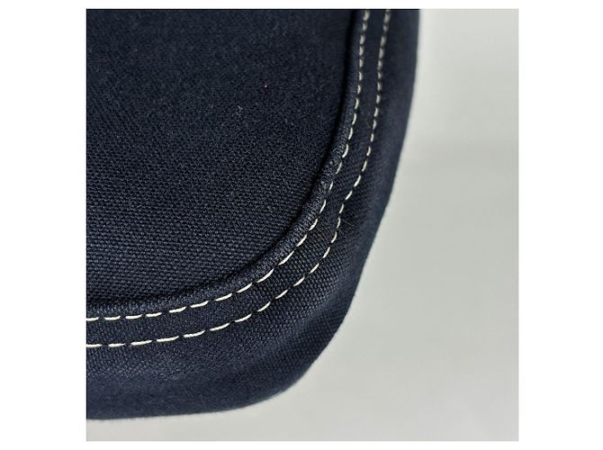 Fendi Schultertasche aus Navy-Canvas - Ansicht 3