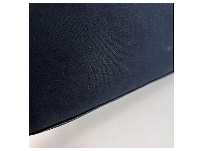 Fendi Schultertasche aus Navy-Canvas - Ansicht 4