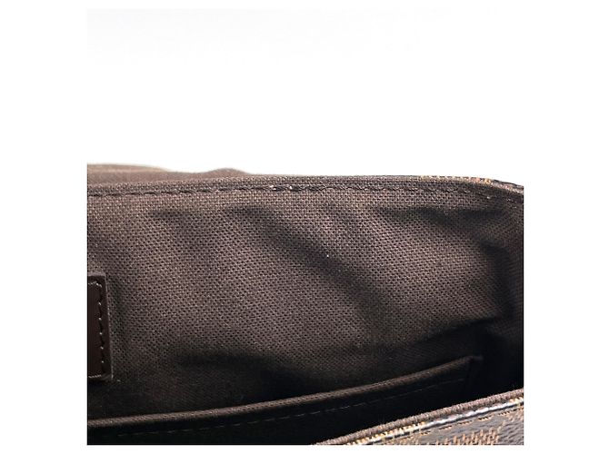 Borsa a tracolla Louis Vuitton District PM - vista 7