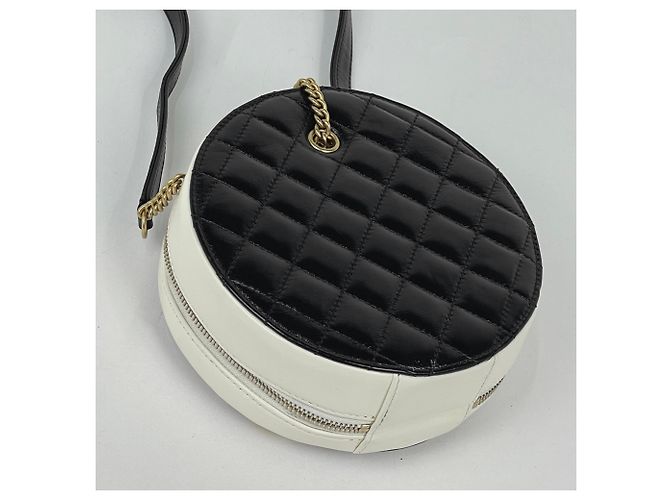 Borsa a spalla Chanel in pelle Matelassé - vista 2