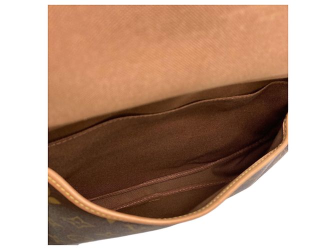 Louis Vuitton M42256 Saumur 30 Shoulder Bag - vista 6