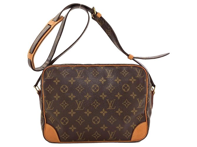 Louis Vuitton M45244 Nile Shoulder Bag - vista 2