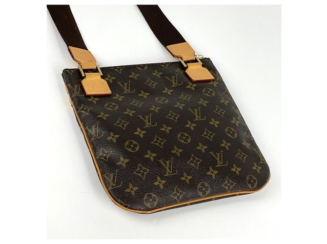 Louis Vuitton Pochette Bosphore Shoulder Bag - vista 2