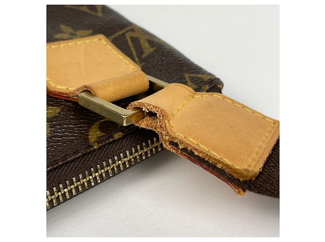 Louis Vuitton Pochette Bosphore Shoulder Bag - vista 5
