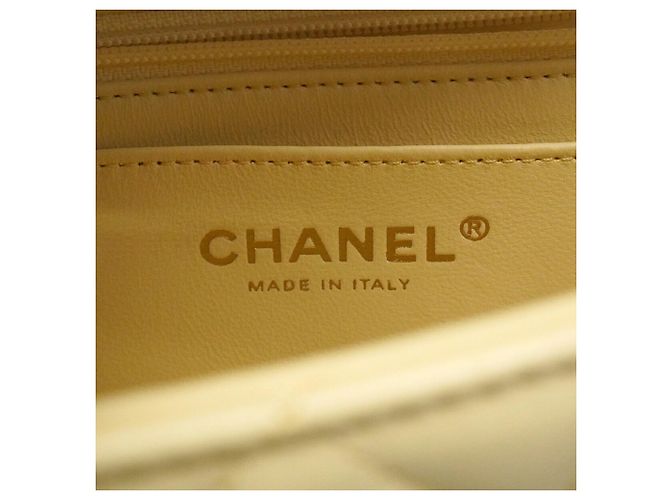 Borsa a tracolla Mini Matelassé con catena Chanel - vista 5