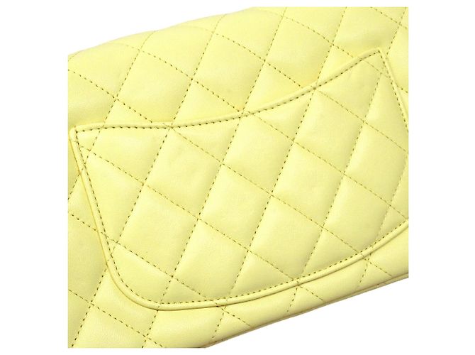 Borsa a tracolla Mini Matelassé con catena Chanel - vista 8