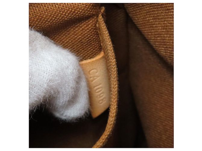 Borsa a tracolla Louis Vuitton Odeon PM - vista 7