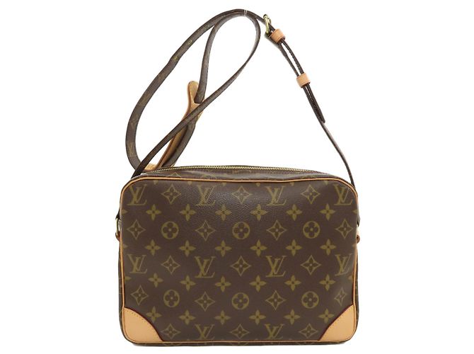 Louis Vuitton M45244 Nile Shoulder Bag - vista 2