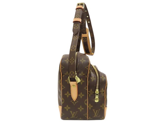 Louis Vuitton M45244 Nile Shoulder Bag - vista 3
