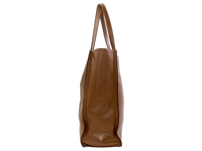 Tote Prada Shopper aus braunem Leder mit Dreiecks-Logo - Ansicht 3
