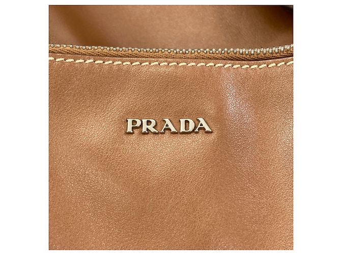 Tote Prada Shopper aus braunem Leder mit Dreiecks-Logo - Ansicht 6