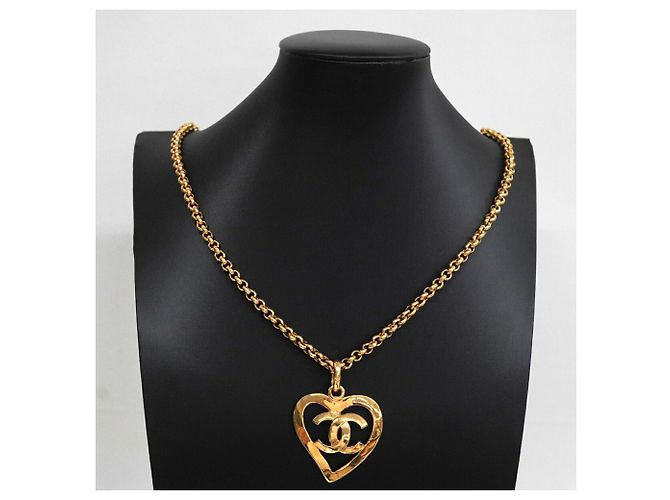 Collana Chanel placcata in oro con motivo cuore Coco Mark - vista 6