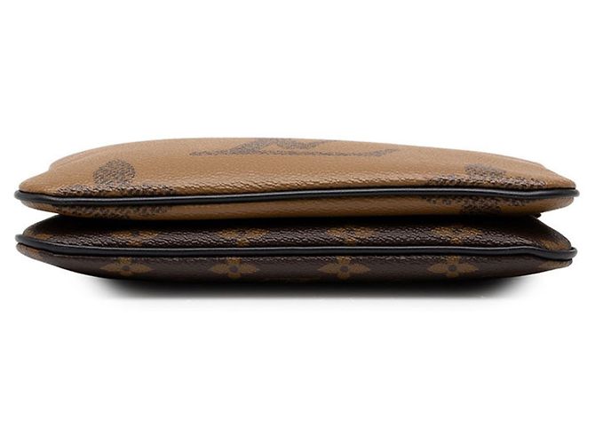 Louis Vuitton Monogram Giant Reverse Pochette - vista 3