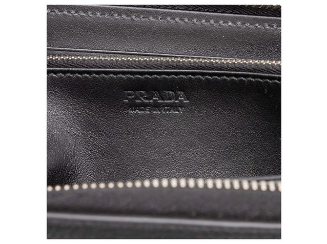 Cartera larga Prada de piel Vitello Daino negra - vista 5