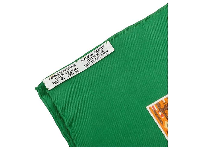 Foulard in seta Hermès Green Au Son Du Tam Tam 90 - vista 4