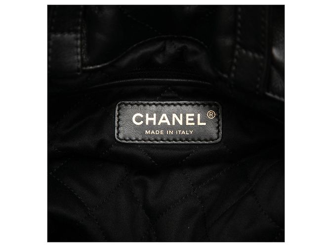 Chanel 22 Rucksack aus glänzendem gestepptem Kalbsleder Schwarz Large - Ansicht 5