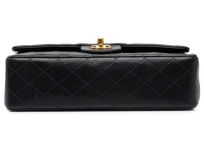 Chanel Black Medium Classic Lambskin Double Flap - vista 3