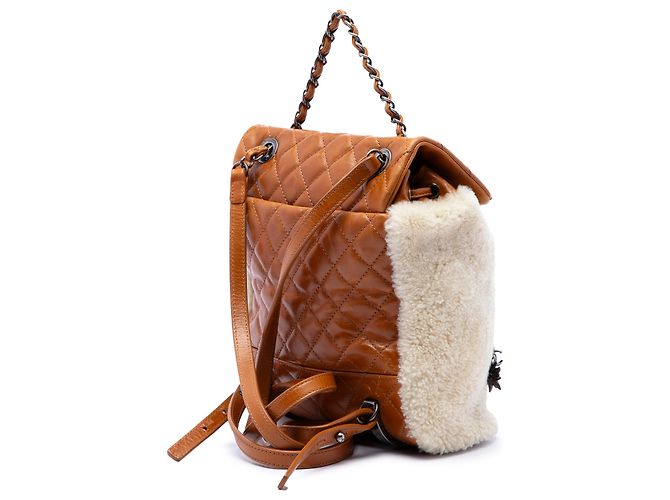 Zaino Mountain Chanel piccolo in shearling e vitello lucido marrone - vista 2