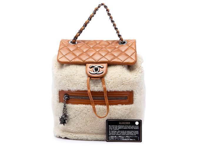 Zaino Mountain Chanel piccolo in shearling e vitello lucido marrone - vista 7