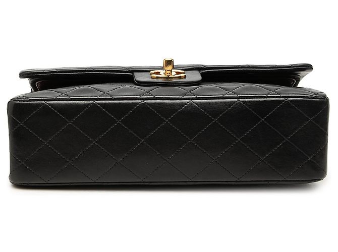 Chanel Black Medium Classic Lambskin Double Flap - vista 3
