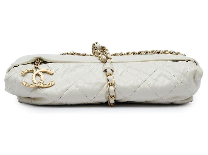 Bolsa Baluchon Chanel Midnight Swim em couro de bezerro acolchoado branco - vista 3