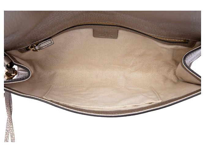 Clutch Soho Disco Gucci in pelle di vitello metallizzata oro - vista 4