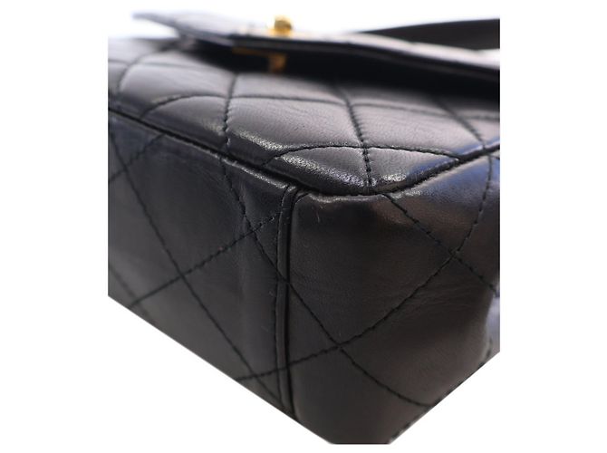 Chanel Black Quilted Lambskin Top Handle Envelope Flap - vista 14