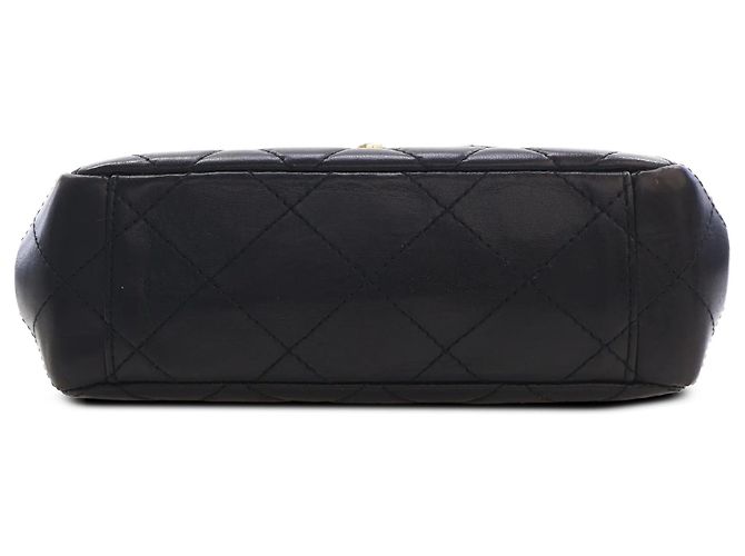 Chanel Black Quilted Lambskin Top Handle Envelope Flap - vista 3