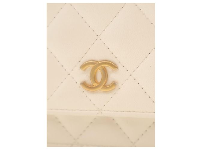 Portafoglio Chanel White CC Quilted Lambskin Wallet On Chain - vista 5
