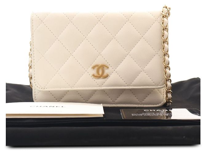 Portafoglio Chanel White CC Quilted Lambskin Wallet On Chain - vista 6