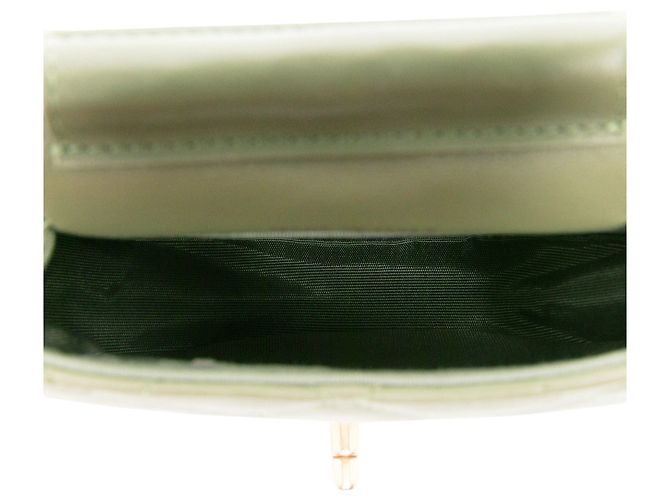 Clutch Chanel Coco Mail Mini em pele de bezerro acolchoada verde com corrente - vista 4