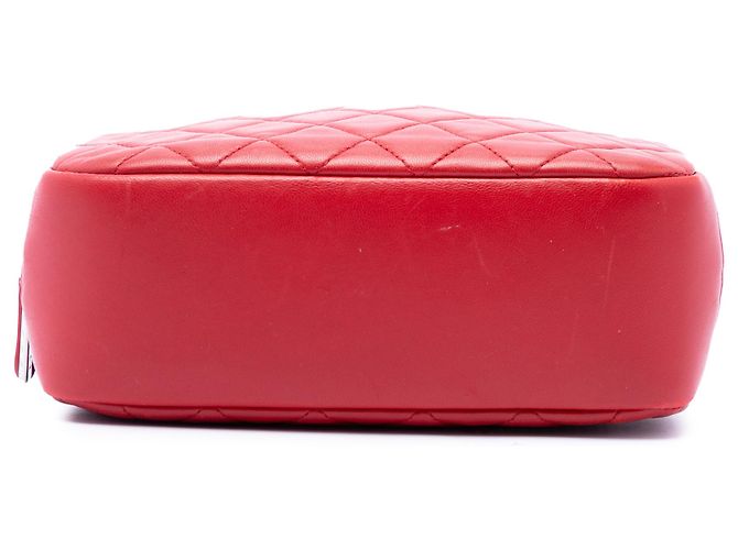 Chanel Neceser Curvy de piel de cordero acolchada Medium CC Rojo - vista 3