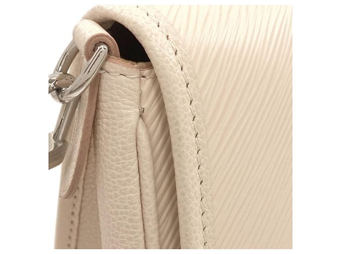 Borsa a tracolla Louis Vuitton Bussy NM in pelle Epi - vista 10