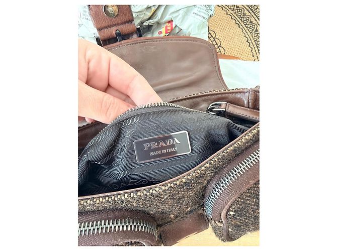 Prada Schultertasche aus braunem Tweed - Ansicht 7