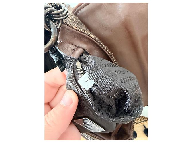 Prada Schultertasche aus braunem Tweed - Ansicht 8