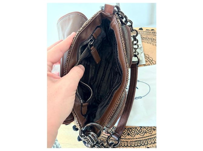 Prada Schultertasche aus braunem Tweed - Ansicht 9