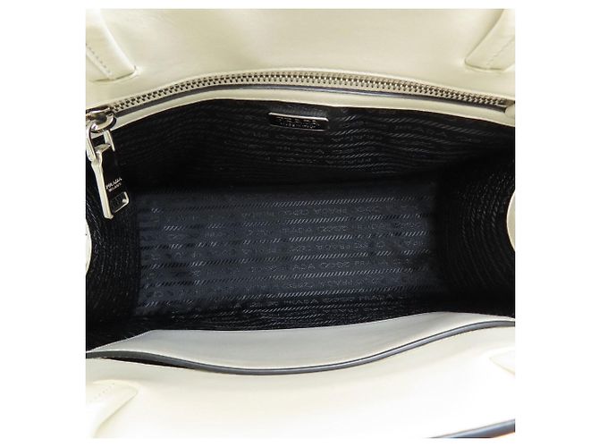 Borsa Prada in pelle di vitello con logo triangolare - vista 5
