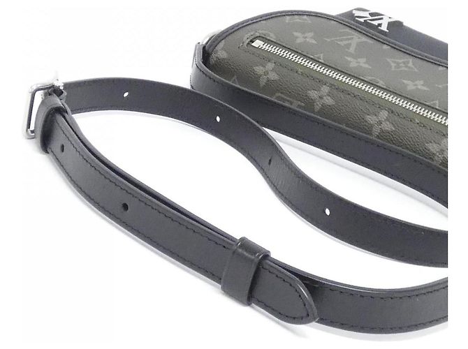 Louis Vuitton PULSE WEARABLE WALLET
Borsa a tracolla in Coated Canvas e Calf leather - vista 6