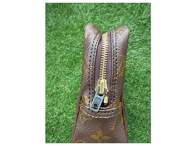 Louis Vuitton Monogram Canvas Neceser - vista 6