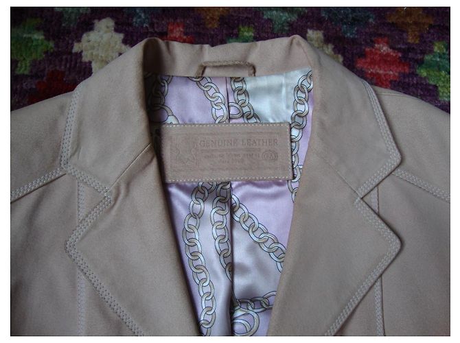 Autre Marque Beige Lederjacke mit Kettenprint-Futter - Ansicht 4